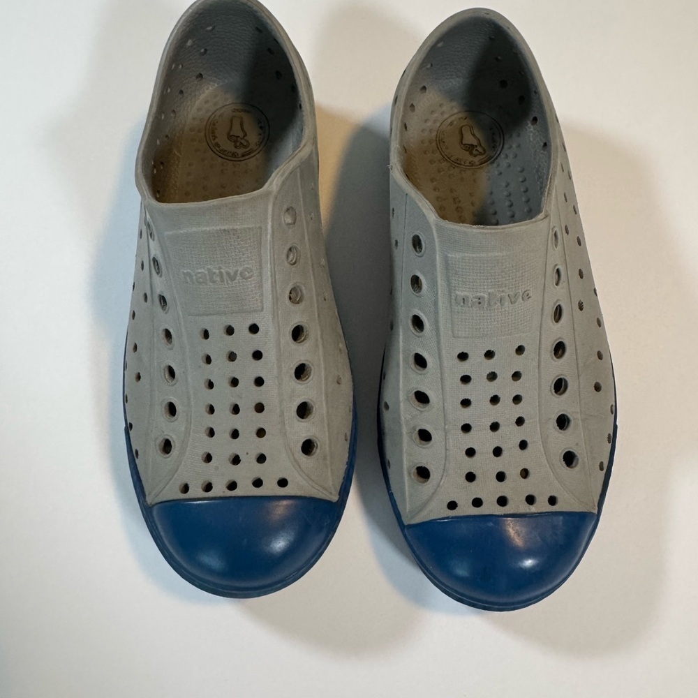 Jefferson Native Boys Gray/Blue Size 12 - Picture 2 of 3